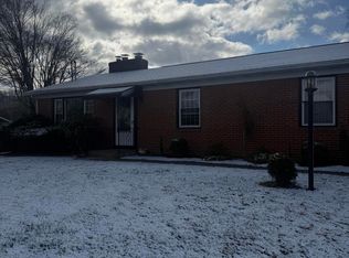 412 Surrey Ln, Bloomsburg, PA 17815