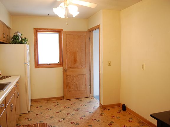4th image of 119 10th Ave
