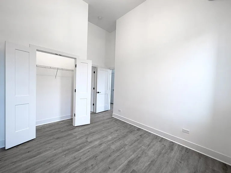 4731 N Western Ave #302 — Photo 15