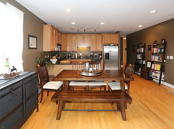 4th image of 3655 N Southport Ave #N3