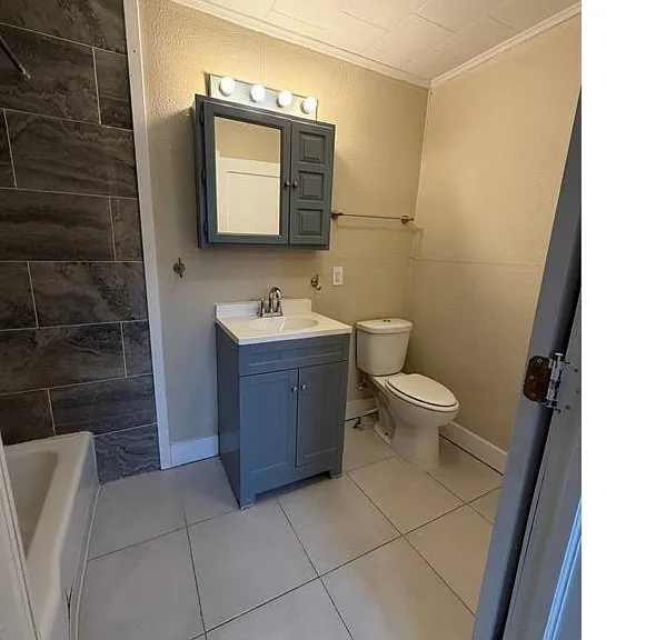 1110 Camden St — Photo 12