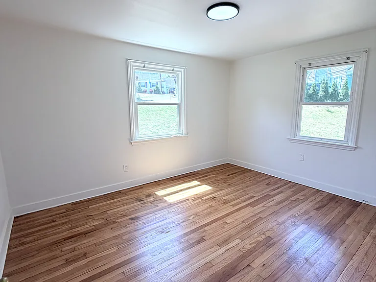 58 Barton Cir — Photo 10