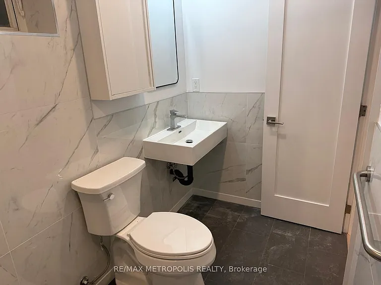 14 Stephen Dr #BASEMENT — Photo 3