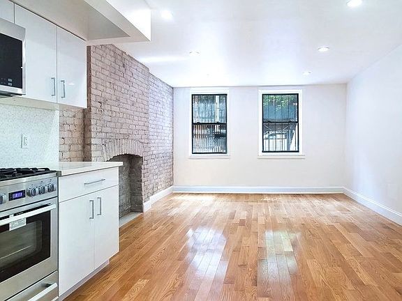 3rd image of 103 W 136th St #1F