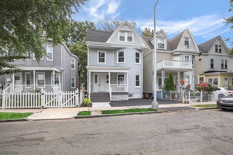 1st image of 24 Stockton Pl