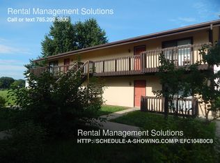 5217 SW 12th Ter APT 1, Topeka, KS 66604