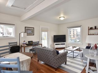 923 6th Ave N #B, Seattle, WA 98109