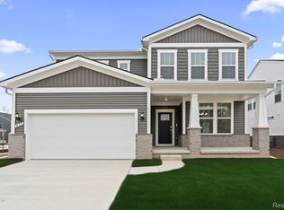 850 Kuss Dr, Saline, MI 48176