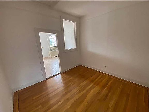 4th image of 222 Degraw St APT 4
