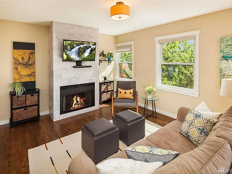 516 E Thomas St #301 — Photo 1