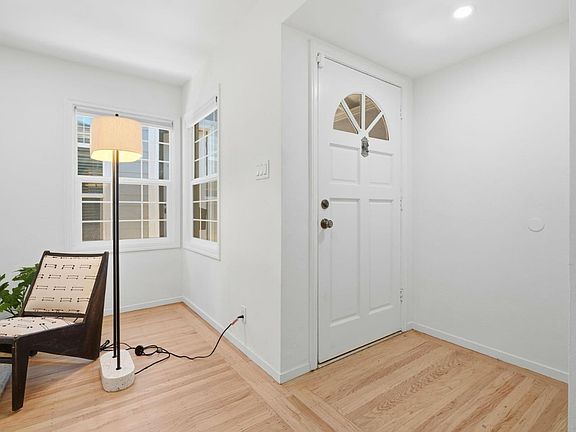 4th image of 1102-1104 Palm Ave