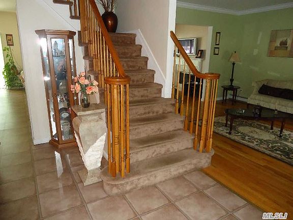 3rd image of 138 Maple Wood Ln