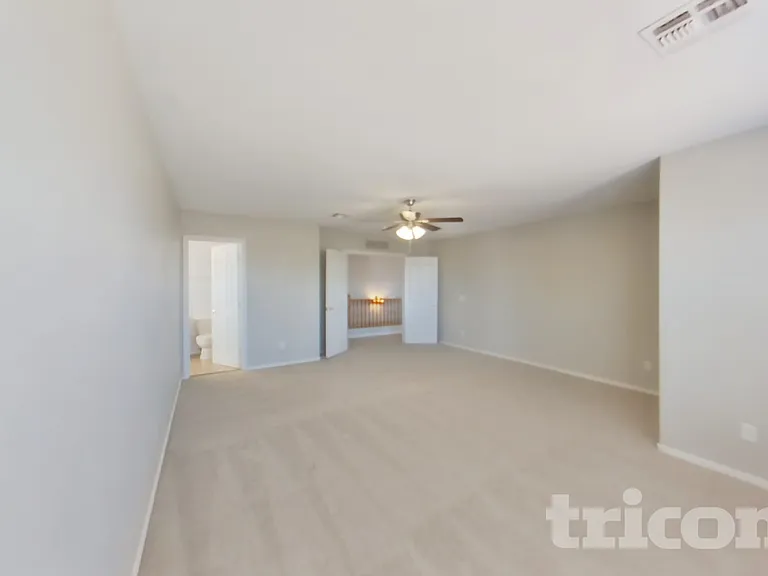 638 W Racine Loop — Photo 7