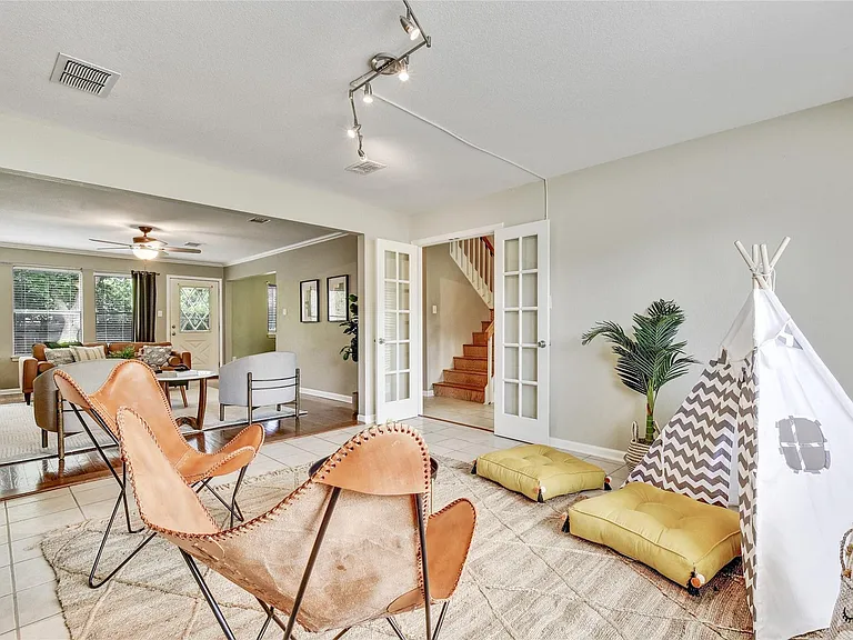 2408 W Messick Loop — Photo 9