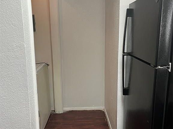 5th image of 5660 Birchmont Dr APT B