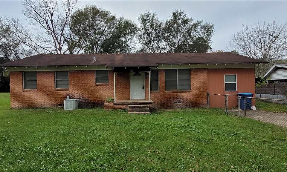 1st image of 203 Bostick Dr