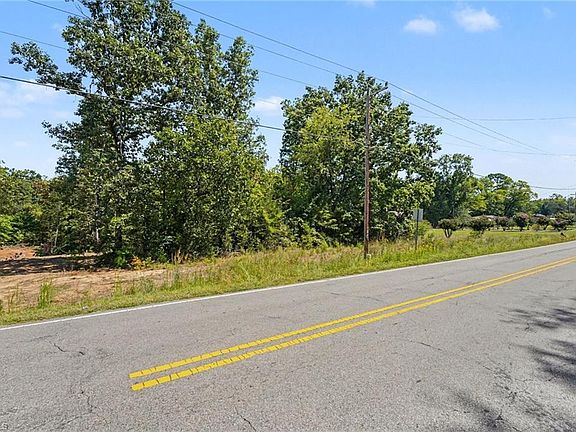 4th image of 2413 Price Rd