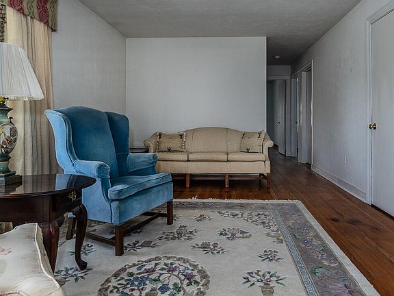 5th image of 6 Hamric St