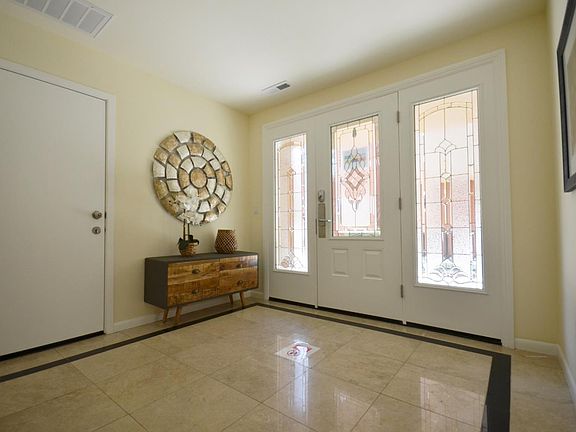 3rd image of 121 Chestnut Ave