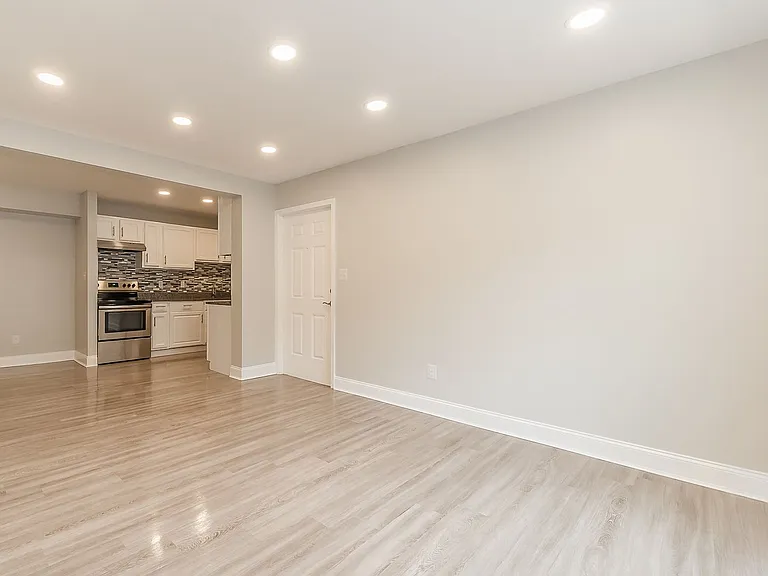 Crystal Heights Apartments — Photo 29