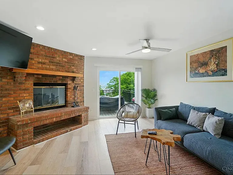 918 Mount Hope Ave — Photo 8