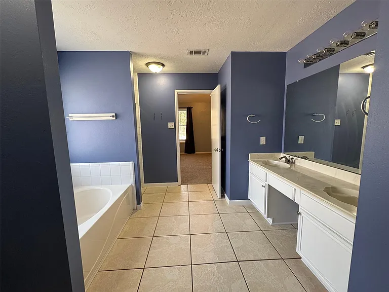 18374 Pine Post Ct — Photo 16