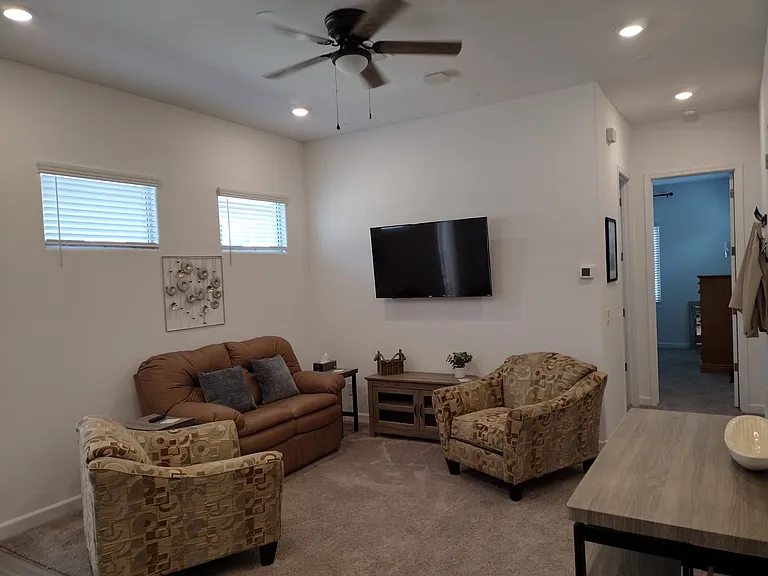 522C S 197th Ln — Photo 4