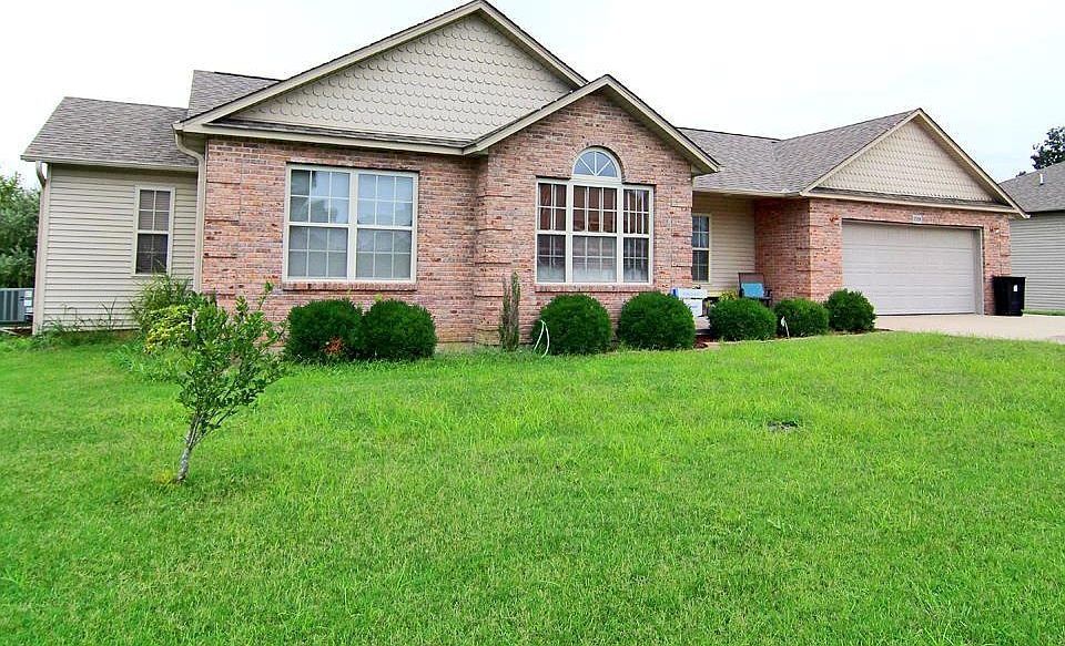 1st image of 228 Glen Oak Dr