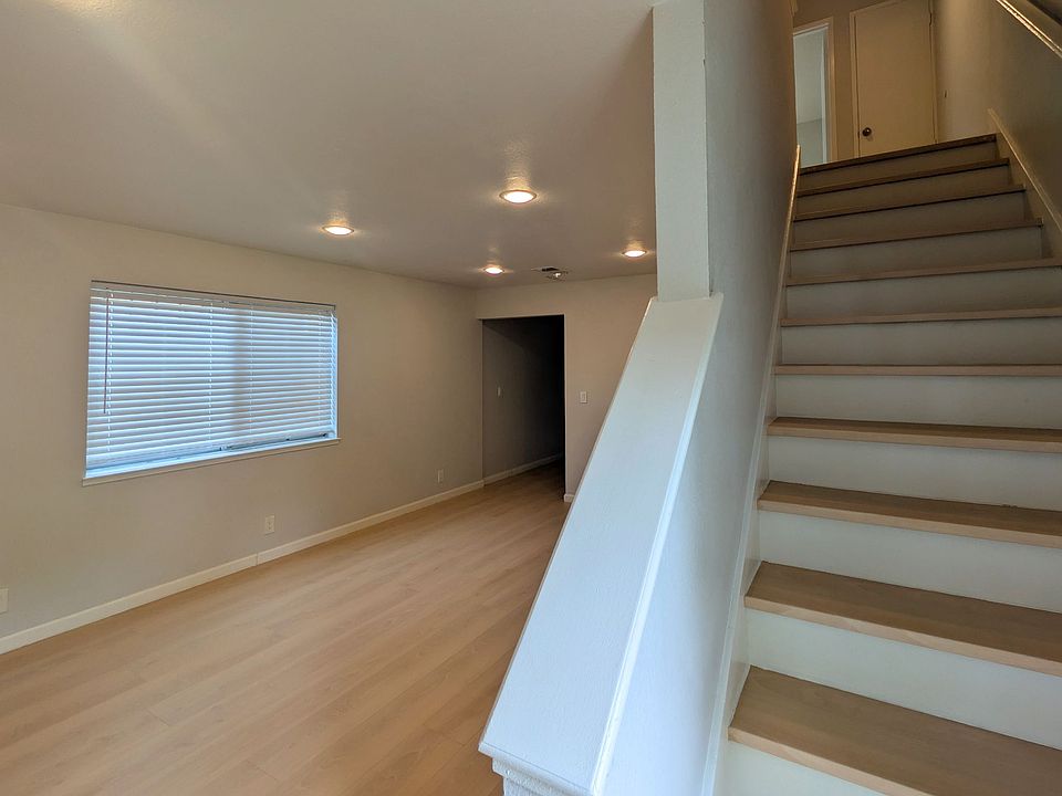 Entrance to the living room