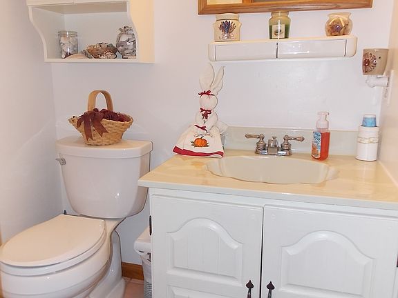 2nd image of 1607 E Branch Ct