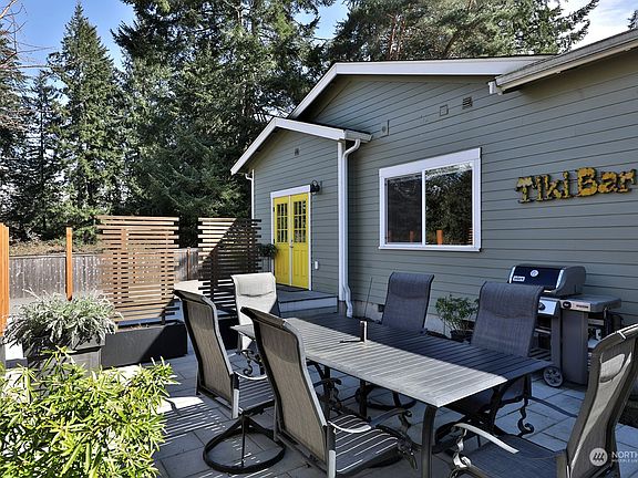 5th image of 221 Clover Ct