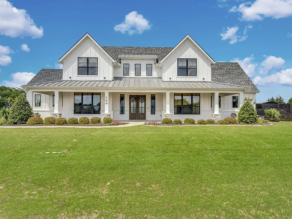 140 Farish Ln