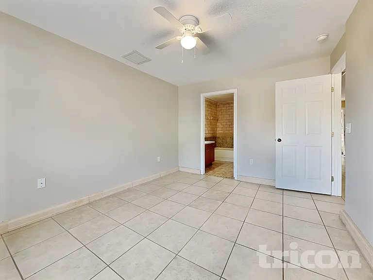 10221 Summerview Cir — Photo 8