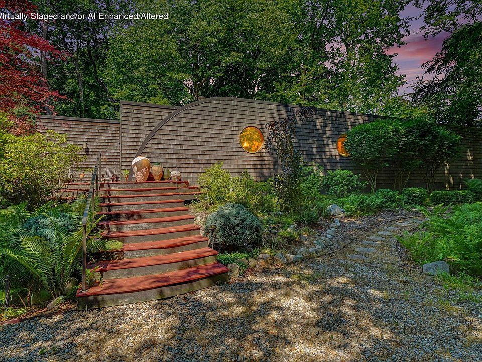 1st image of 3820 Hiawatha Dr