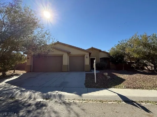 5847 E Badlands Ln, Pahrump, NV 89061