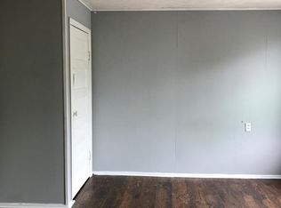 218 E Main St APT B, Staunton, IL 62088