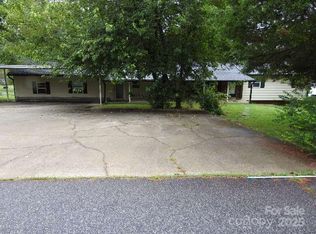 301 Meredith Dr, Archdale, NC 27370