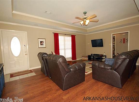 3rd image of 44 Northlake Dr