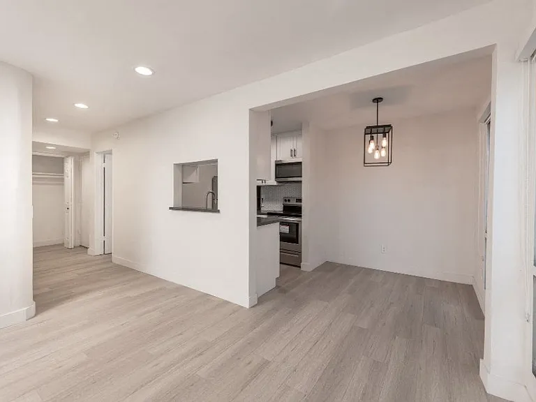 1450 Midvale — Photo 14