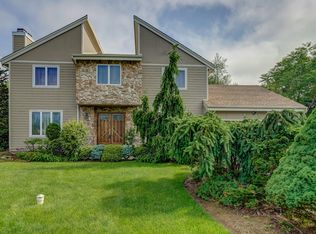 15 Jade Meadow Dr, Springfield, NJ 07081