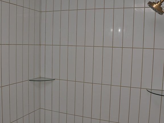 4th image of 102 HERLONG Street