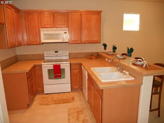 3rd image of 1810 SE Blackwell Way