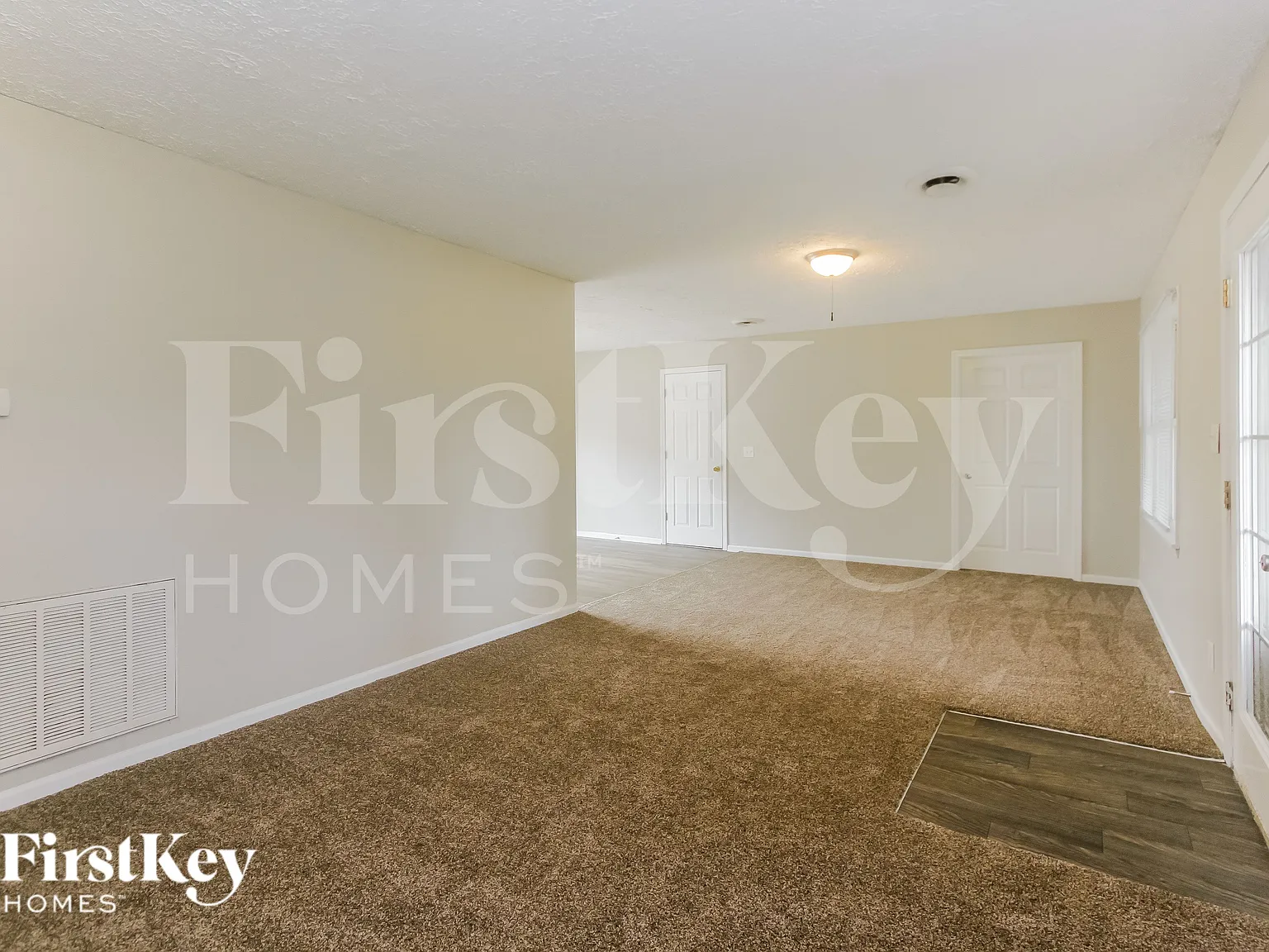 3 bed, 1.0 bath, 1225 sqft, $1,585 — Photo 2
