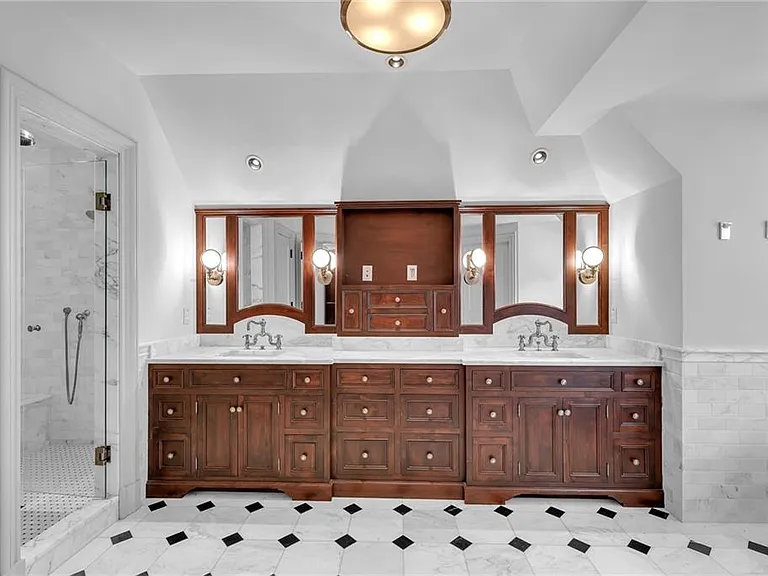 425 Broadland Rd NW — Photo 31
