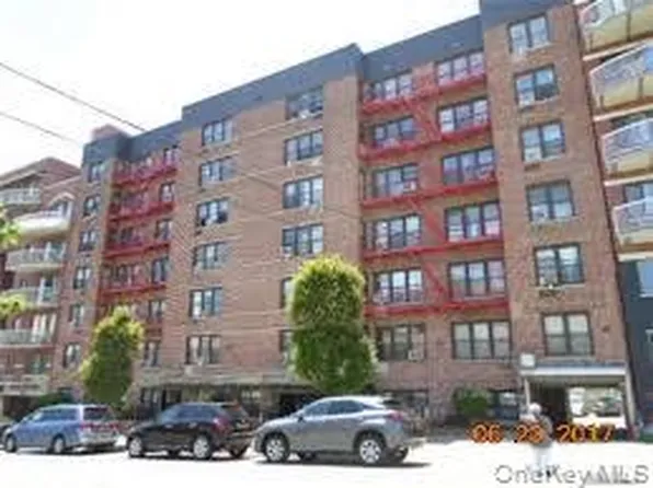 8720 175th St APT 5J, Jamaica, NY 11432