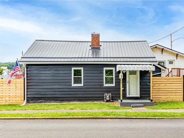 329 E 1st Ave, Tarentum, PA 15084