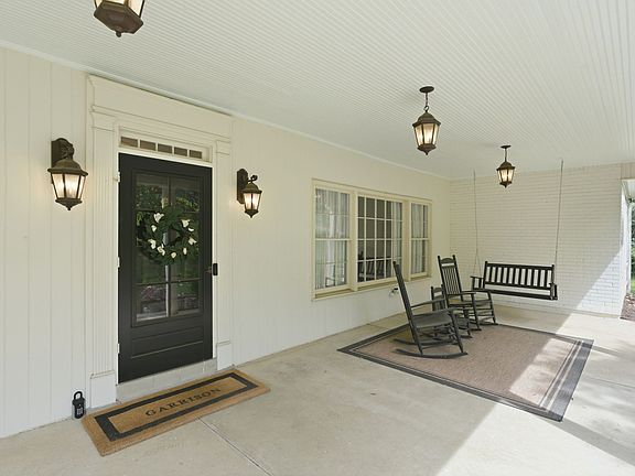 4th image of 1084 Lynnwood Blvd