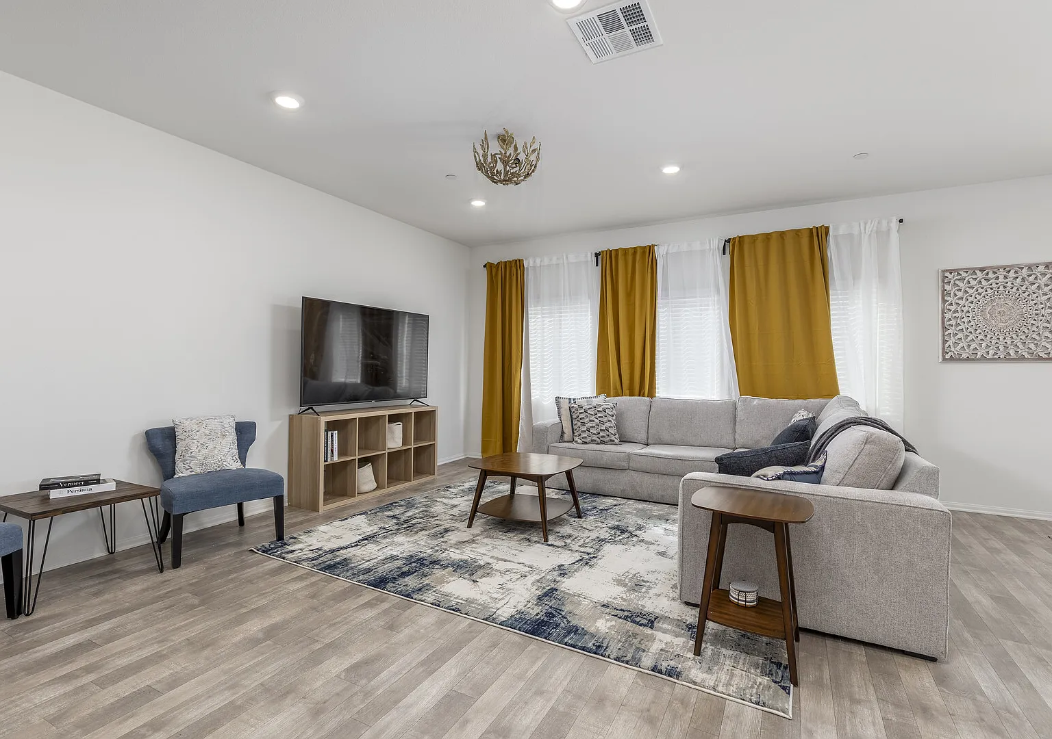 Family-Friendly 4BR Murrieta Home with A/C, Garage & Quiet Cul-de-Sac — Photo 2