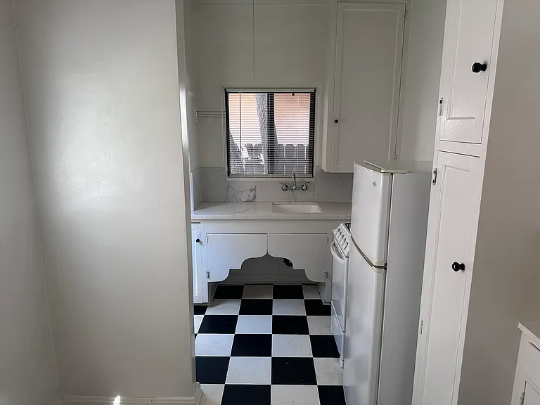 748 S Marengo Ave #748 — Photo 9