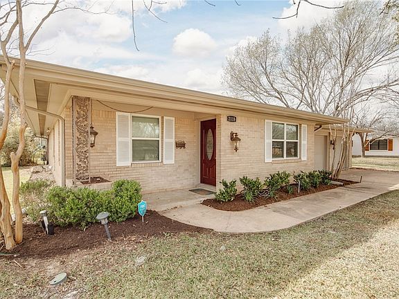 2nd image of 2118 Wayside Dr